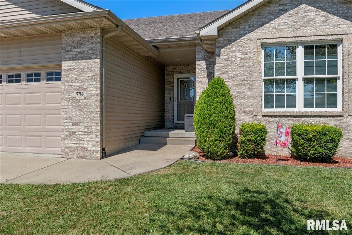 704 Burberry Lane Rochester, IL 62563 - Photo 3 of 42