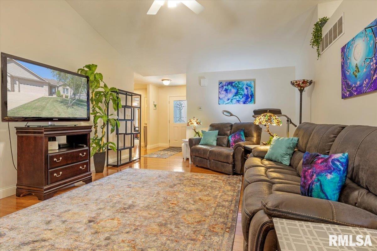 704 Burberry Lane Rochester, IL 62563 - Photo 7 of 42