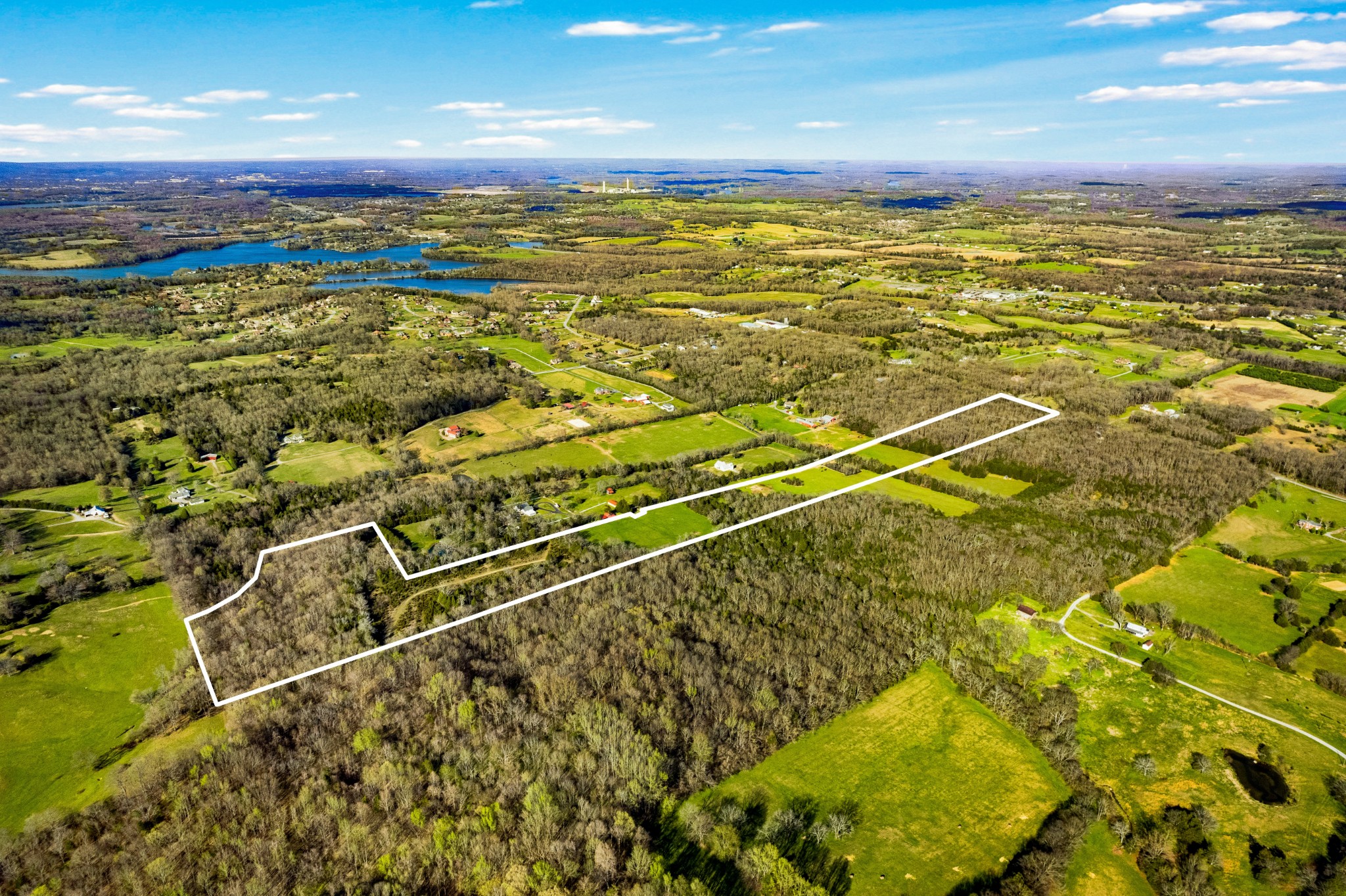 a view of a tennis court