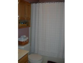3048 Ridgemont Circle Kingsport, TN 37663 - Photo 11 of 15 Master Bathroom
