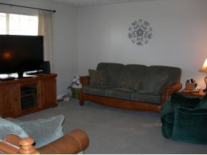 3048 Ridgemont Circle Kingsport, TN 37663 - Photo 7 of 15 Living Room