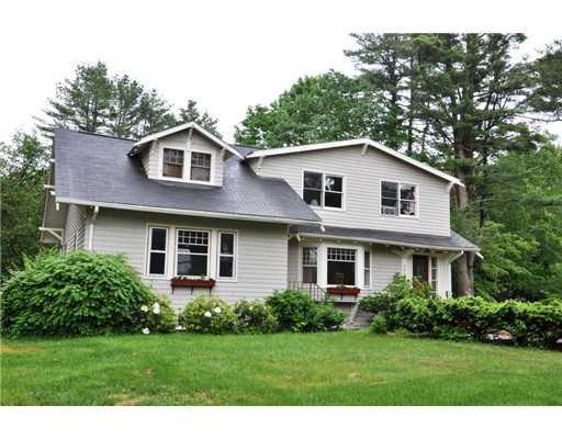 105 Foreside Road Falmouth, ME 04105 - Photo 1 of 25 Exterior Front.