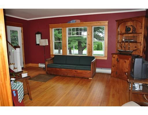 105 Foreside Road Falmouth, ME 04105 - Photo 18 of 25 Den/Family/Great Room.