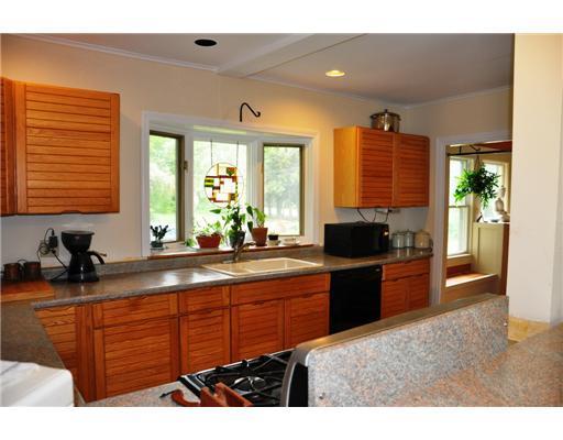 105 Foreside Road Falmouth, ME 04105 - Photo 6 of 25 Kitchen.