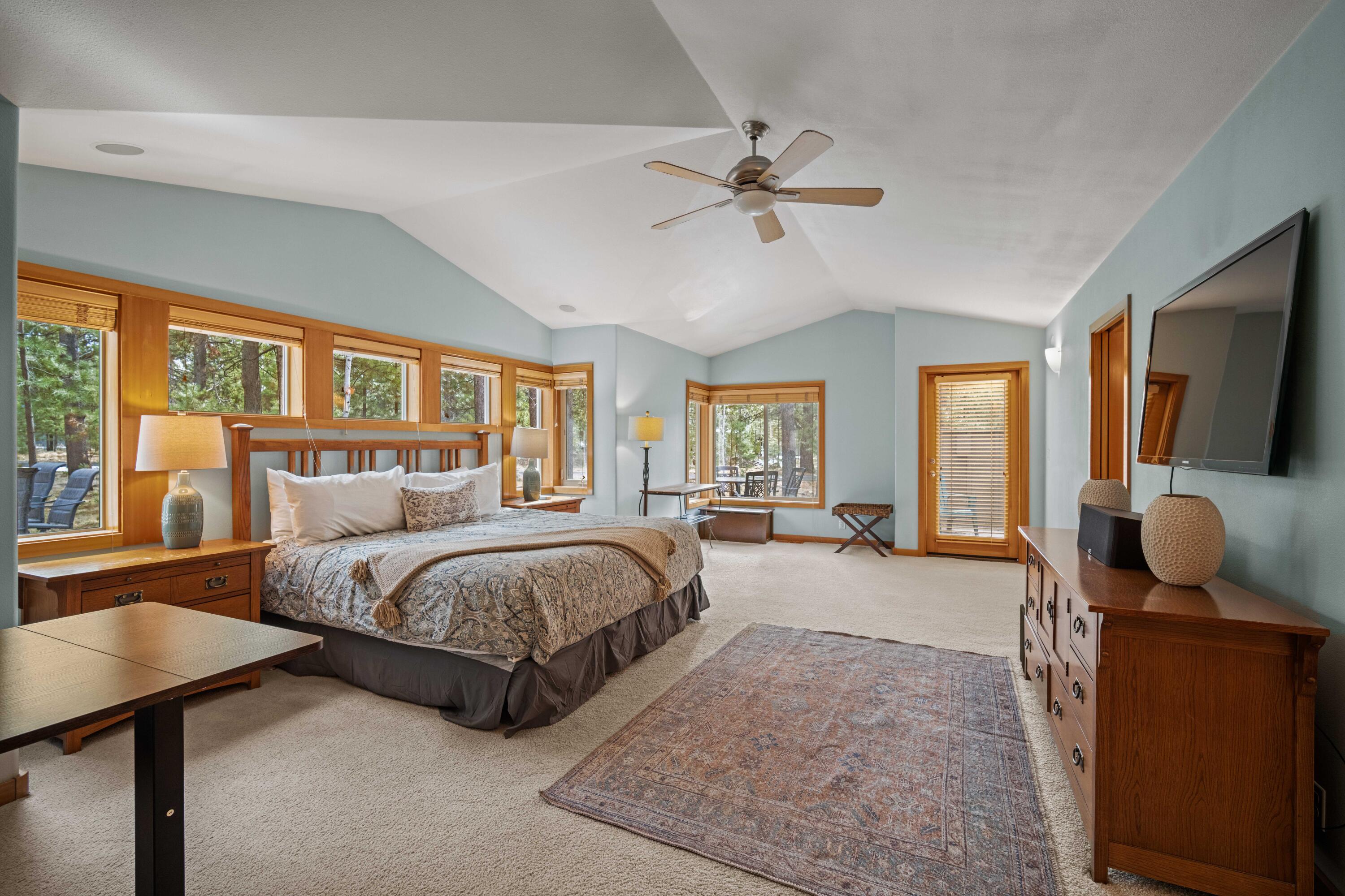 57655 Aspen Lane, Unit 2 Sunriver, OR 97707 - Photo 21 of 47 22 - primary