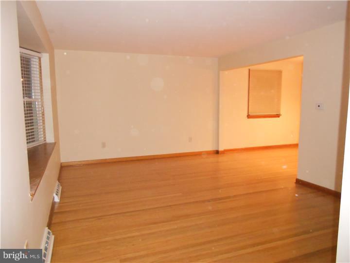 436 Mallard Road Hatboro, PA 19040 - Photo 13 of 19 Living Room