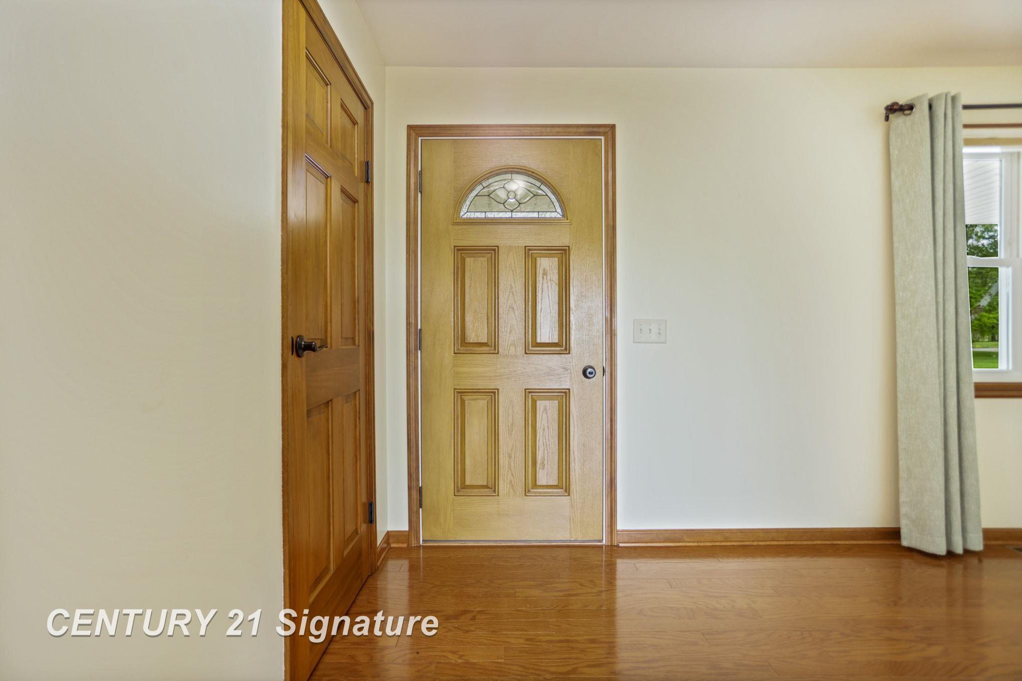 2177 Jarabec Road Saginaw, MI 48609 - Photo 8 of 57 50141508-24483af1-913c-4bd0-97f7-56145a21cc68.JPG