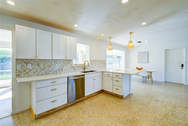 $3,750 | 3024 Rose Street, Sarasota, FL 34239