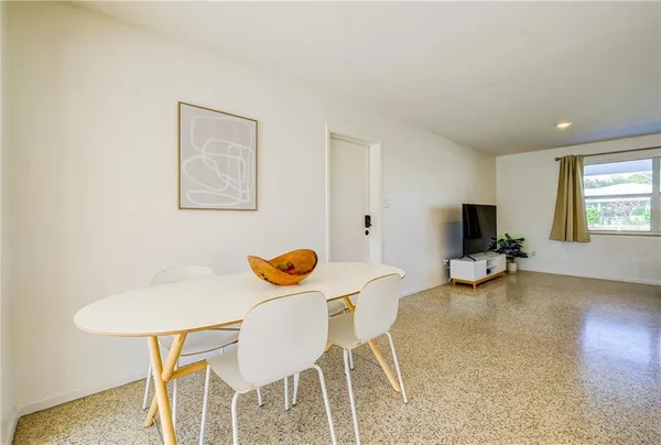 $3,200 | 3024 Rose Street, Sarasota, FL 34239