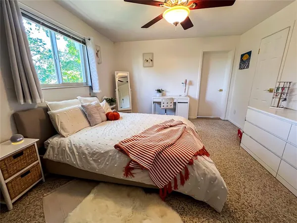 $3,200 | 3024 Rose Street, Sarasota, FL 34239