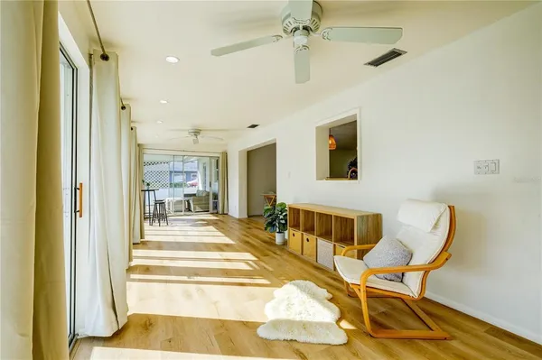 $3,200 | 3024 Rose Street, Sarasota, FL 34239