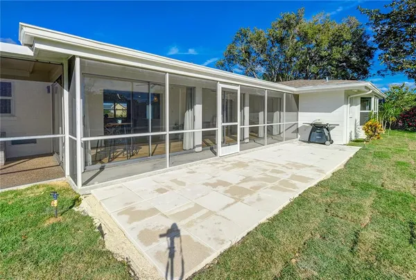 $3,200 | 3024 Rose Street, Sarasota, FL 34239