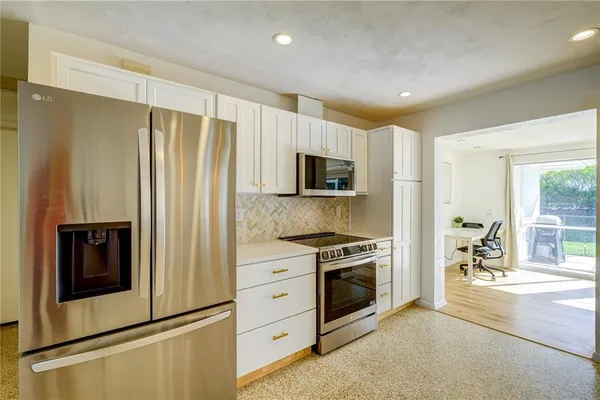 $3,200 | 3024 Rose Street, Sarasota, FL 34239