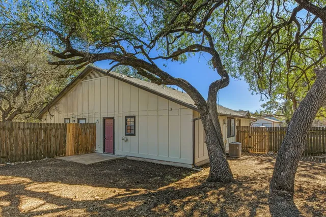 $1,595 | 8904 Pineridge Drive, Unit B, Austin, TX 78729