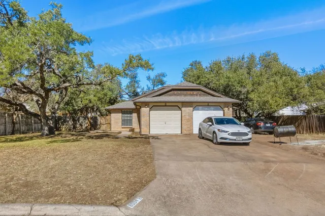 $1,595 | 8904 Pineridge Drive, Unit B, Austin, TX 78729