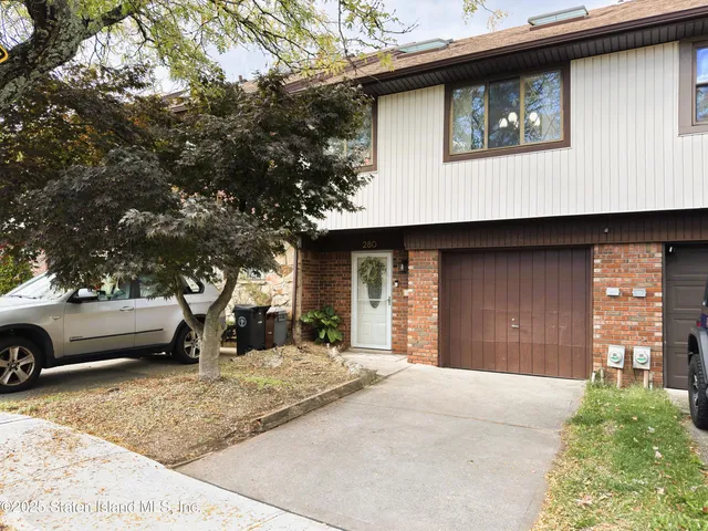 a house view with a outdoor space