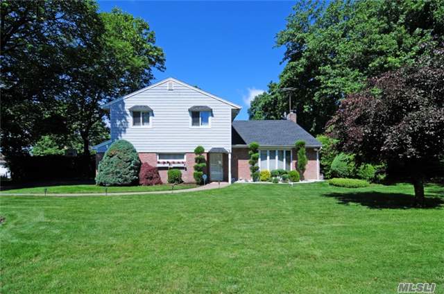 3 Horizon Road Great Neck, NY 11020 - Photo 1 of 20