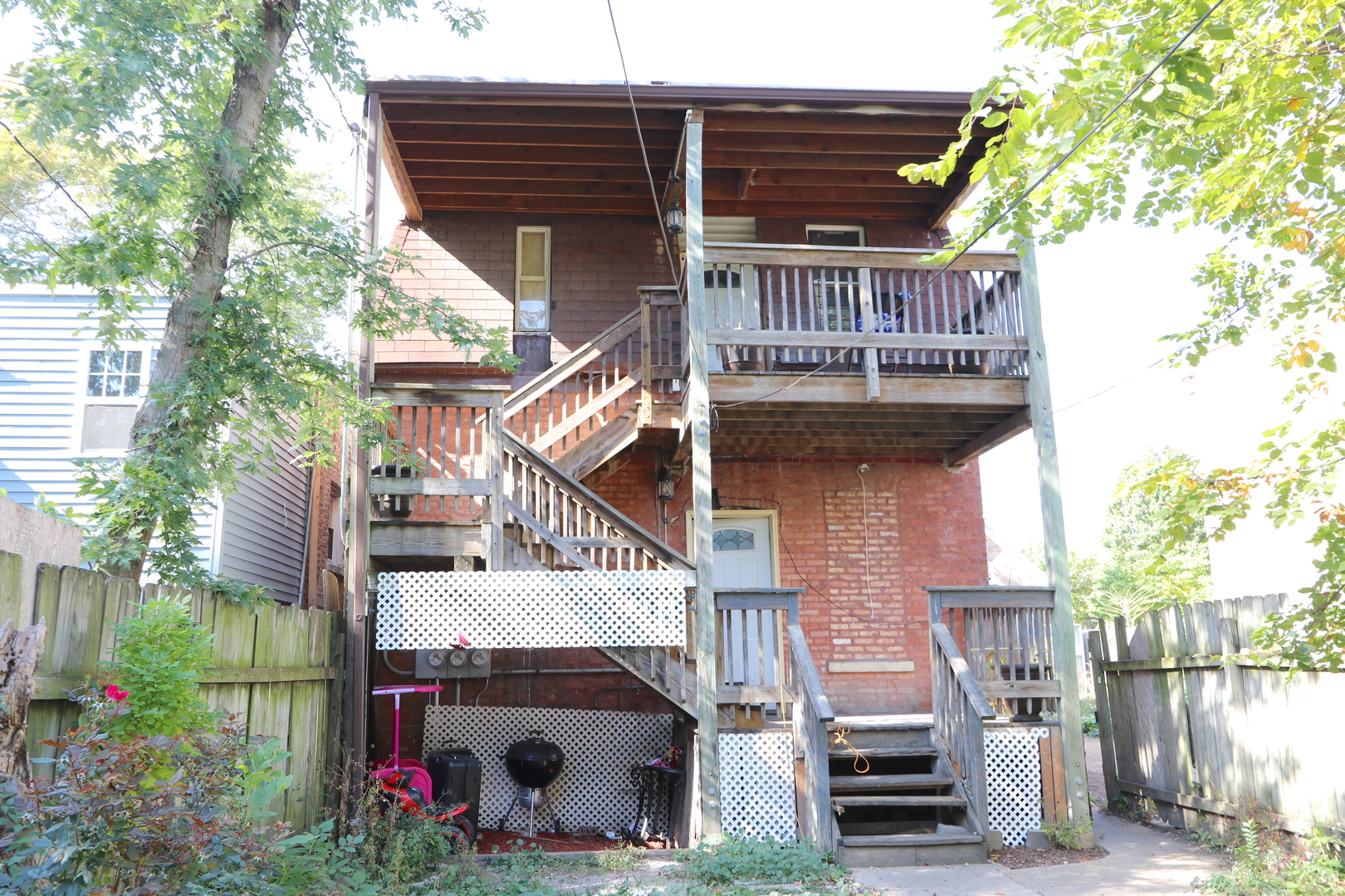 727 North Springfield Avenue Chicago, IL 60624 - Photo 21 of 22 a view of entryway with a fountain
