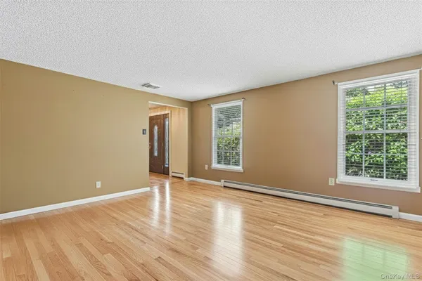 $5,500 | 21 Foreston Circle, Manorville, NY 11949
