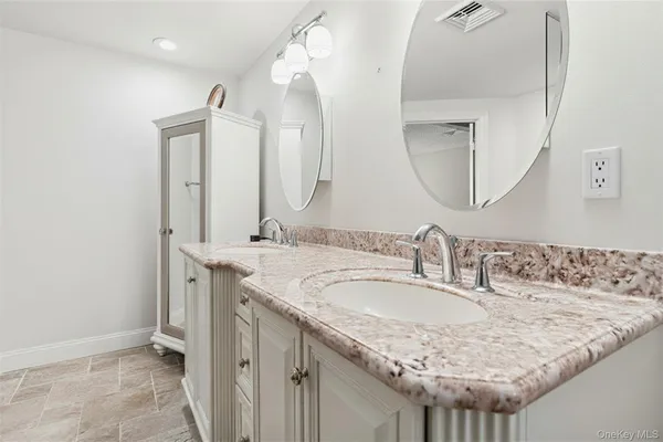 $5,500 | 21 Foreston Circle, Manorville, NY 11949