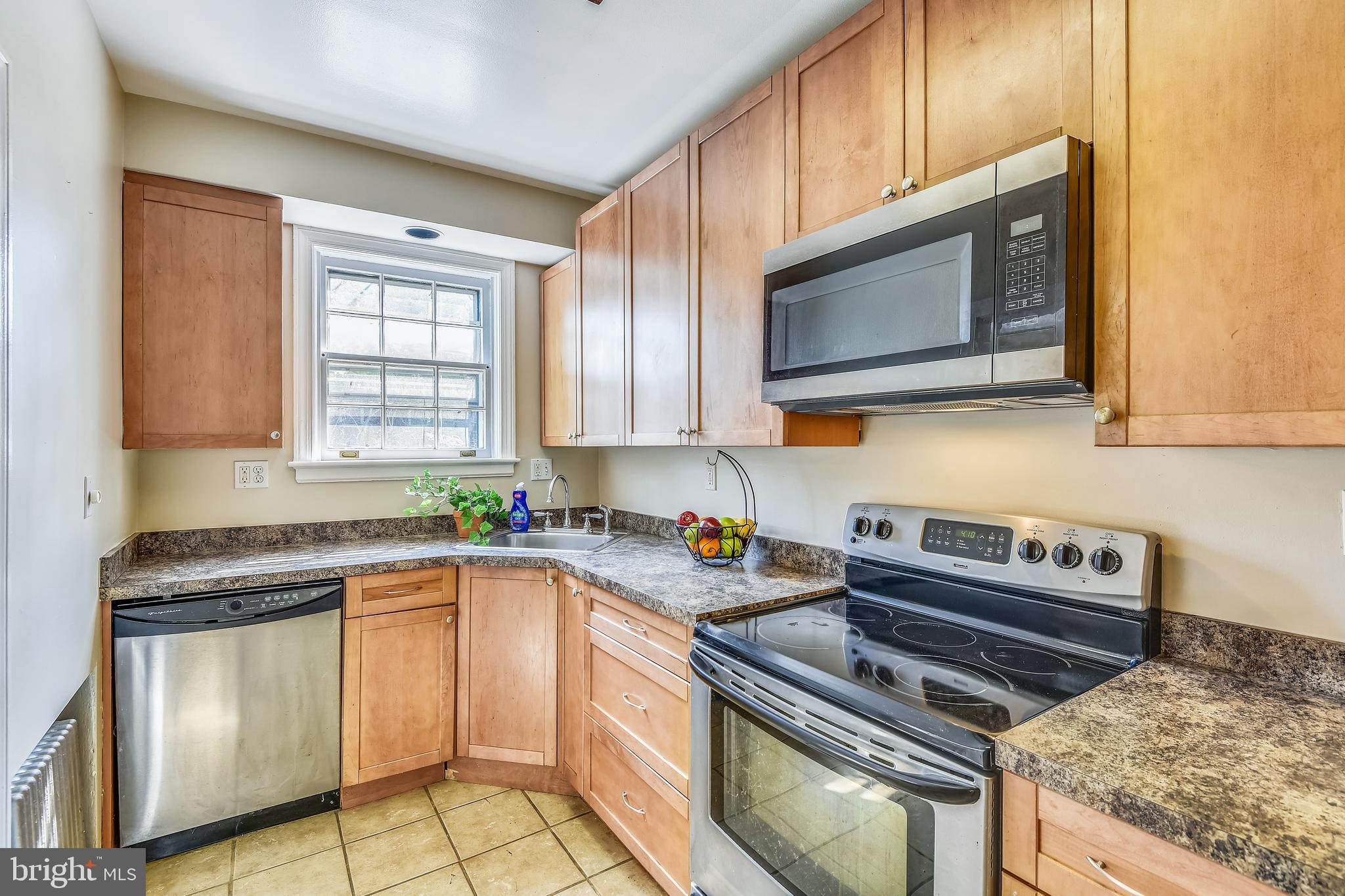 3721 Kimble Road Baltimore, MD 21218 - Photo 7 of 30 Stainless steel appliances.