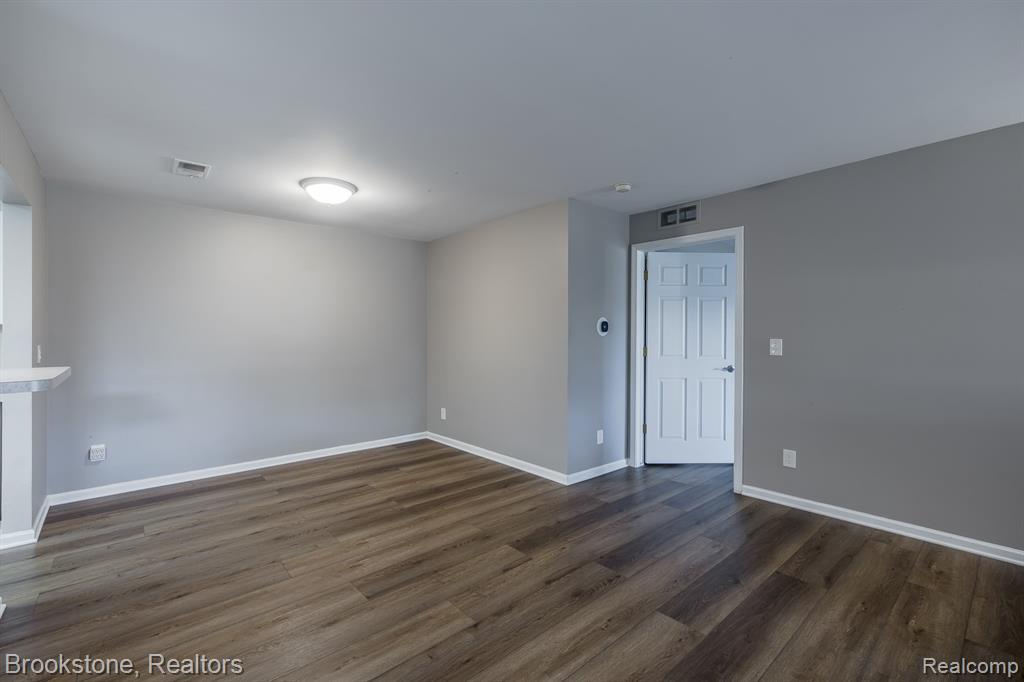 5292 Brookemonte Circle Rochester, MI 48306 - Photo 11 of 55