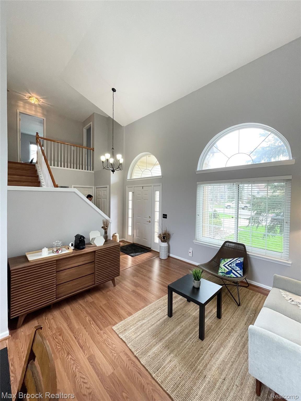 3548 Briarbrooke Lane Rochester, MI 48306 - Photo 4 of 41 Natural Light