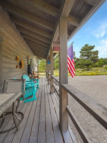 a view of sitting area with furniture
