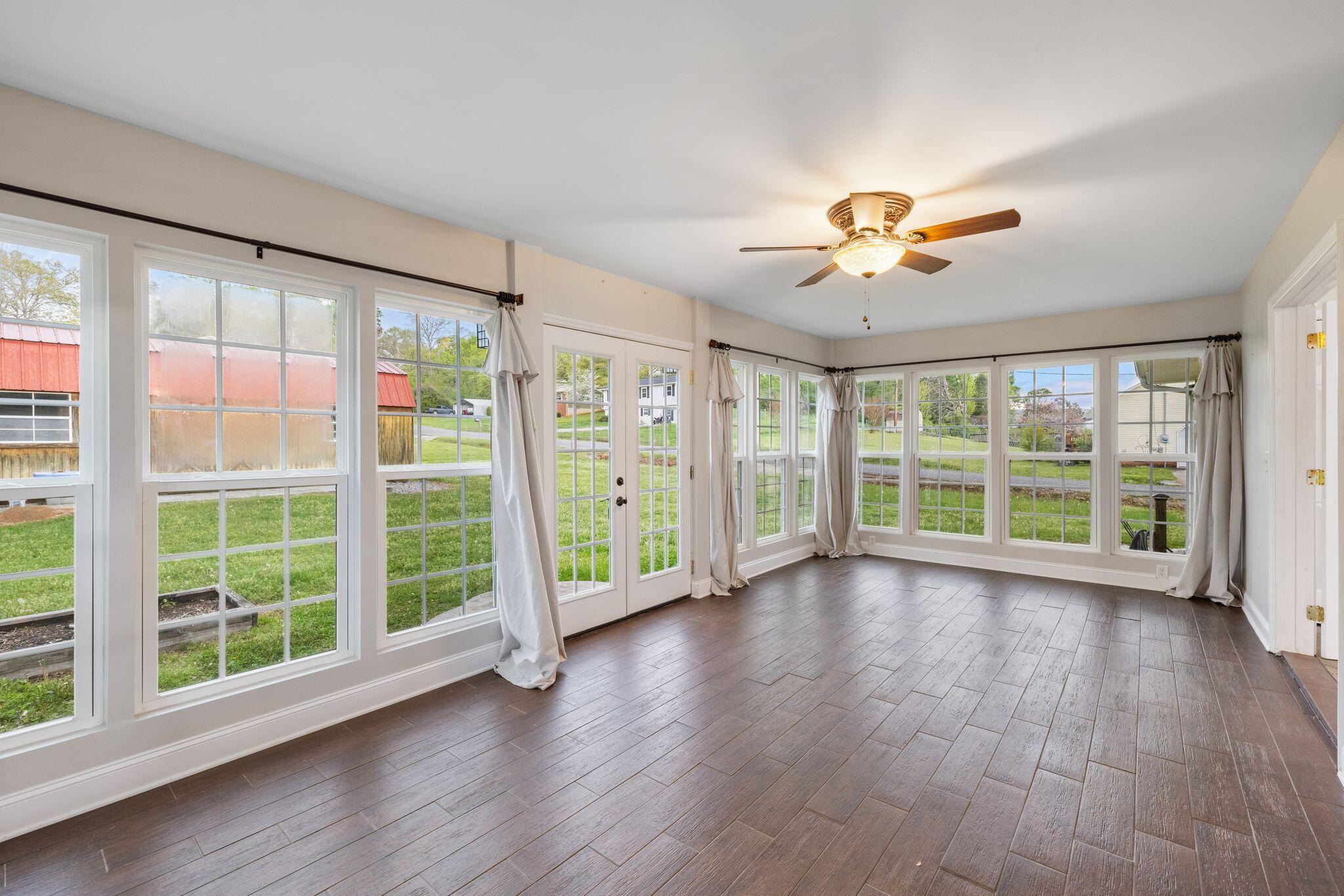 1033 Nickajack Circle Jasper, TN 37347 - Photo 15 of 33 mw2504101-1014