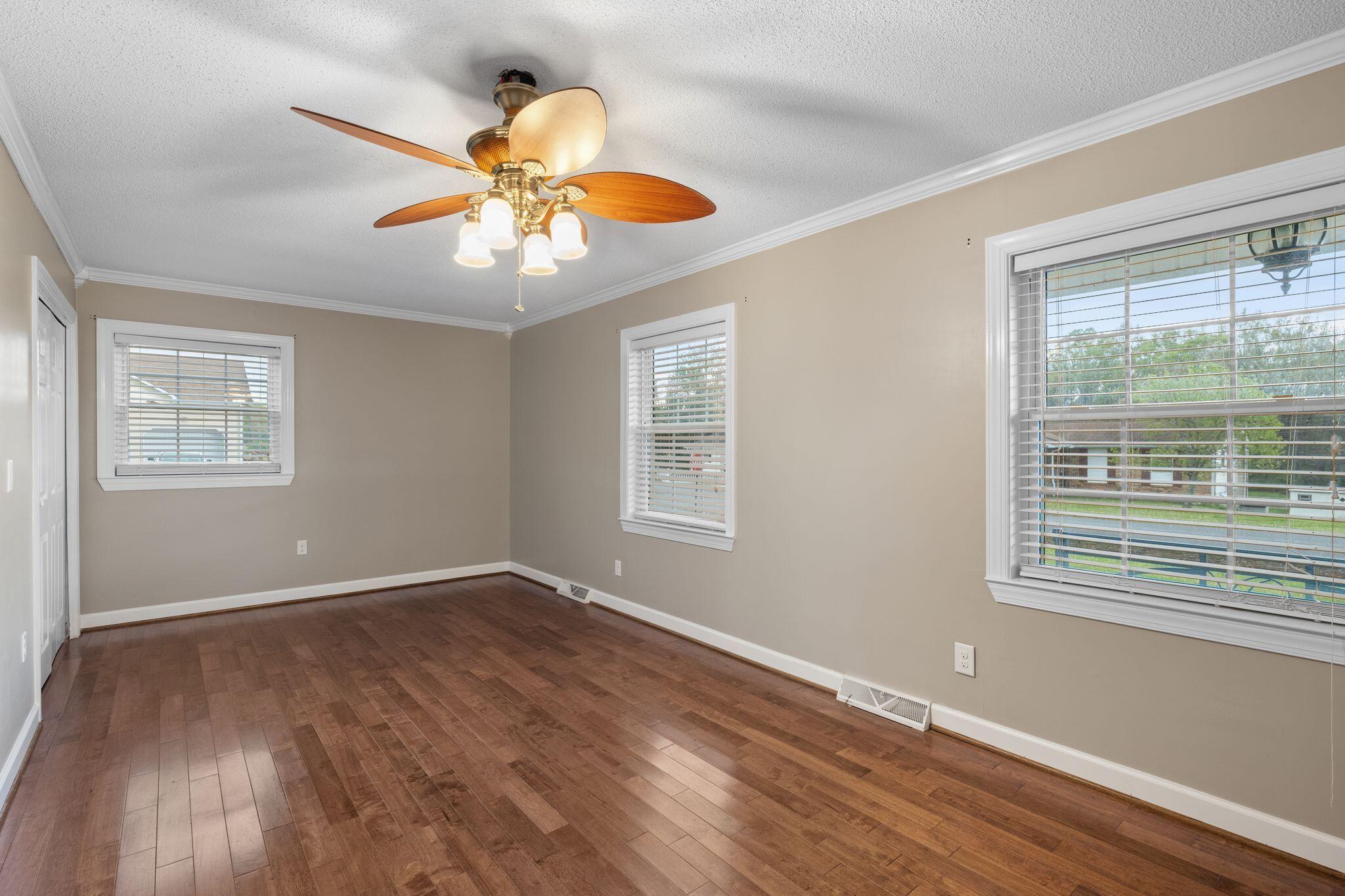 1033 Nickajack Circle Jasper, TN 37347 - Photo 17 of 33 mw2504101-1017