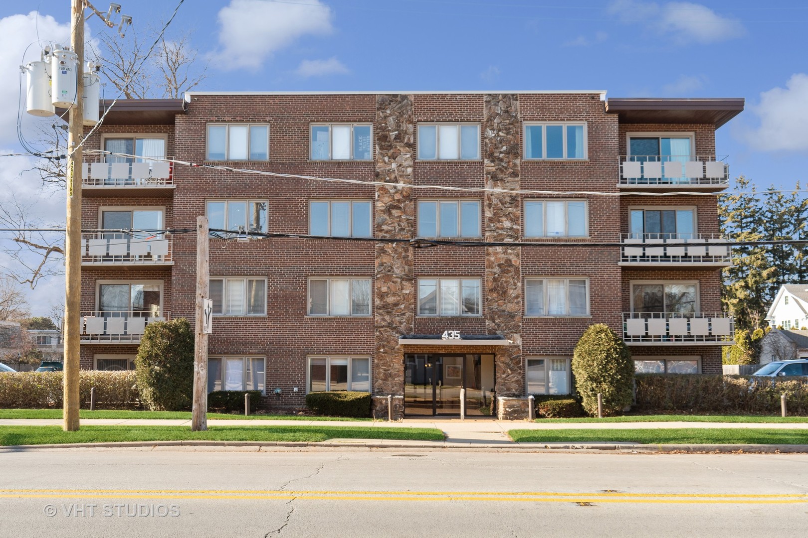 435 Ridge Road, Unit 206 Wilmette, IL 60091 - Photo 2 of 15 Gallery Image 2