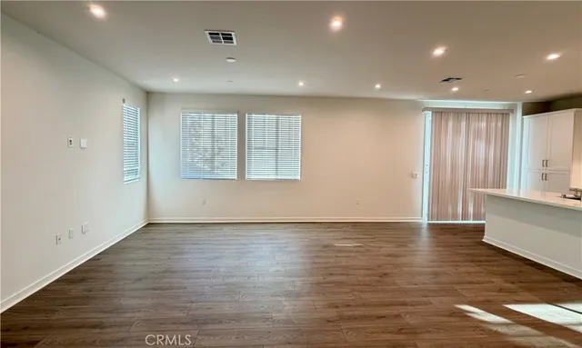 $3,500 | 16082 Esparza Lane, Fontana, CA 92336