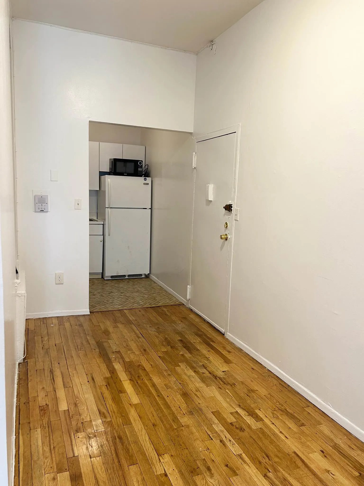 239 East 28th Street, Unit 1B Manhattan, NY 10016 - Photo 2 of 8 Photo 2