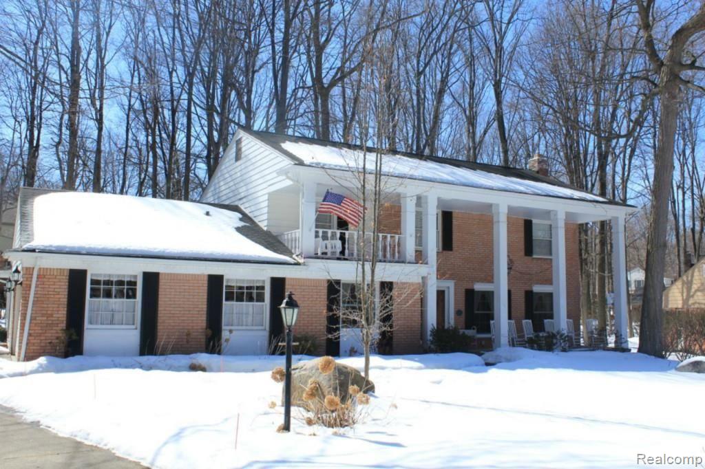 33723 Hunters Pointe Road Farmington Hills, MI 48331 - Photo 1 of 25