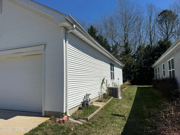 a view of a yard