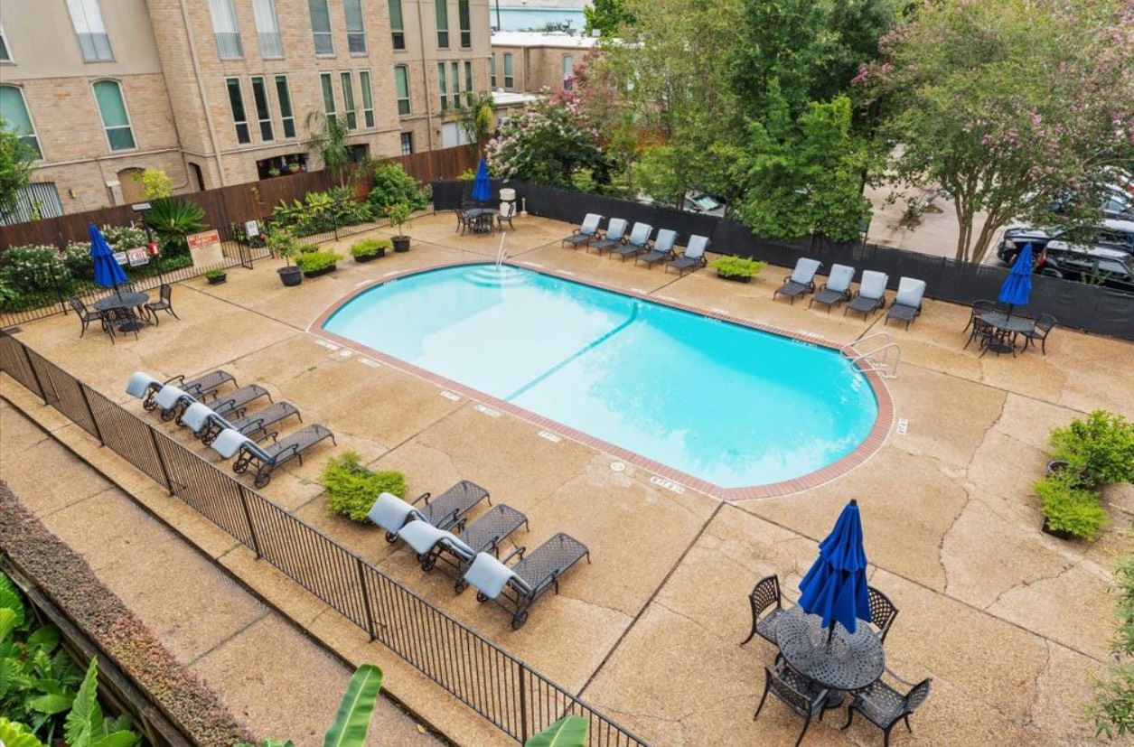 4635 Wild Indigo Street, Unit 497 Houston, TX 77027 - Photo 3 of 20