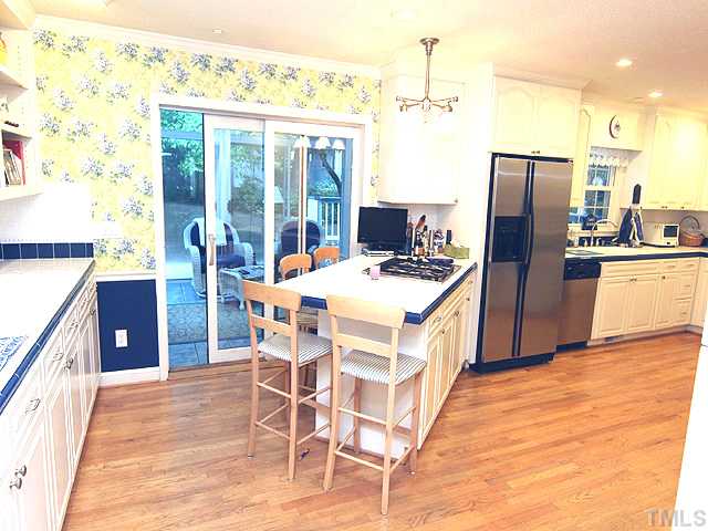 1608 Stonehurst Road Raleigh, NC 27607 - Photo 4 of 23