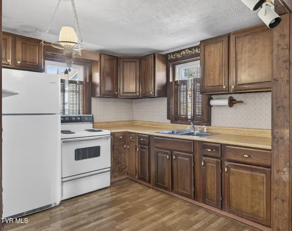 $199,900 | 22120 Big Bass Camp Road, Abingdon, VA 24211