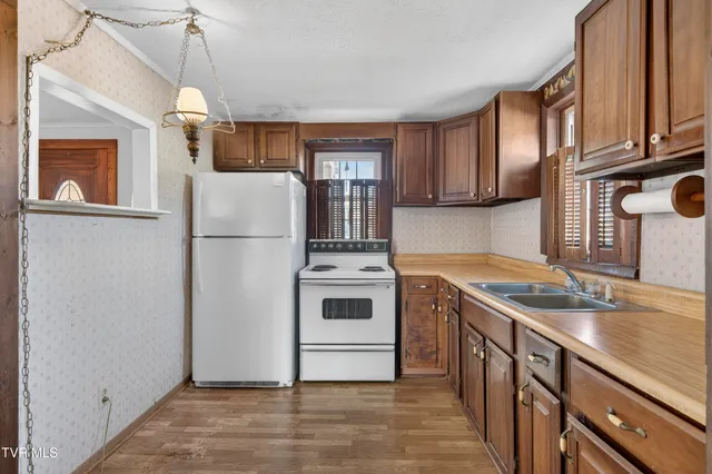 $259,900 | 22120 Big Bass Camp Road, Abingdon, VA 24211