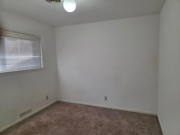 $130,000 | 917 South Harvard Street, Perryton, TX 79070