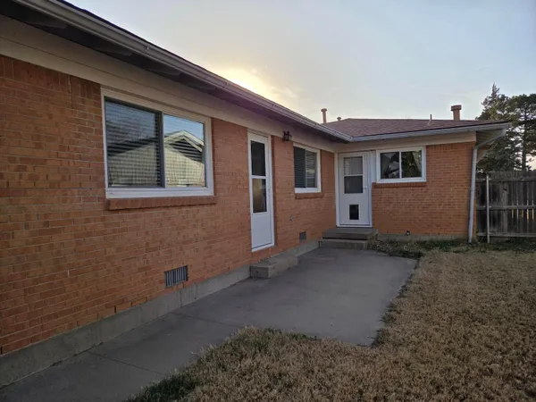 $130,000 | 917 South Harvard Street, Perryton, TX 79070