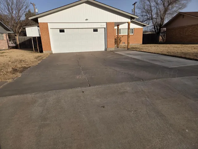 $134,900 | 917 South Harvard Street, Perryton, TX 79070