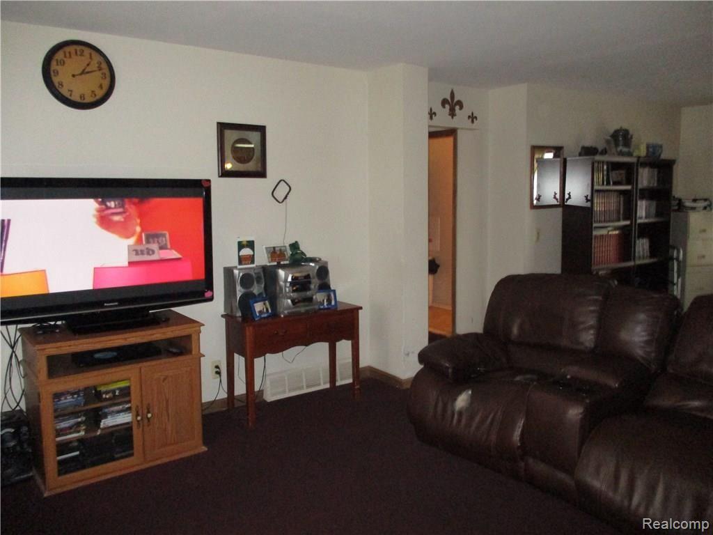 49691 Callens Road Chesterfield, MI 48047 - Photo 4 of 16