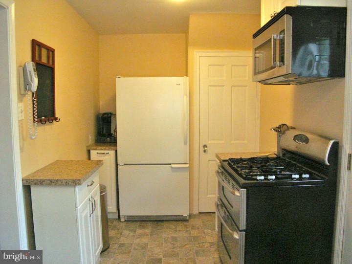 19 Woodbine Road Havertown, PA 19083 - Photo 12 of 25 Kitchen
