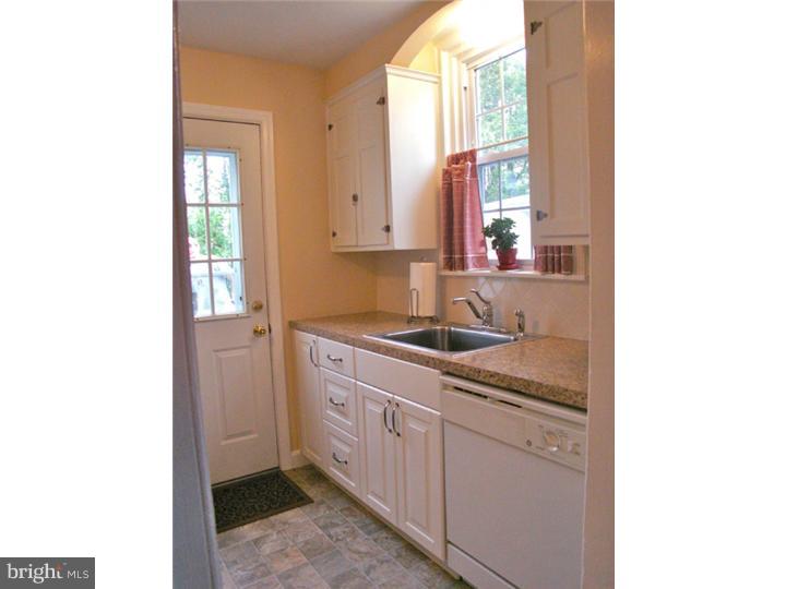 19 Woodbine Road Havertown, PA 19083 - Photo 9 of 25 Kitchen
