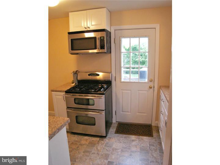 19 Woodbine Road Havertown, PA 19083 - Photo 10 of 25 Kitchen