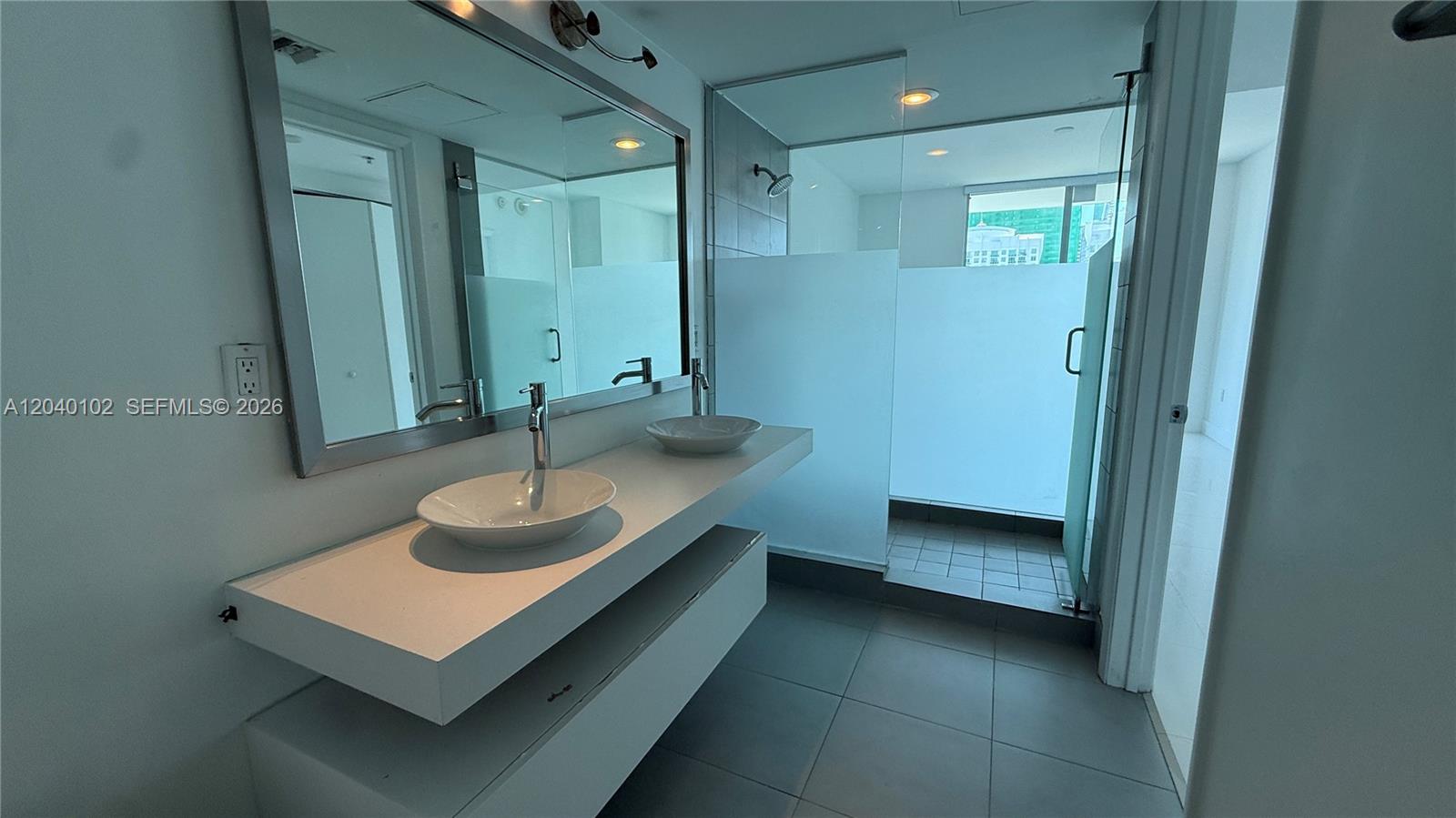 92 Southwest 3rd Street, Unit 3311 Miami, FL 33130 - Photo 9 of 14