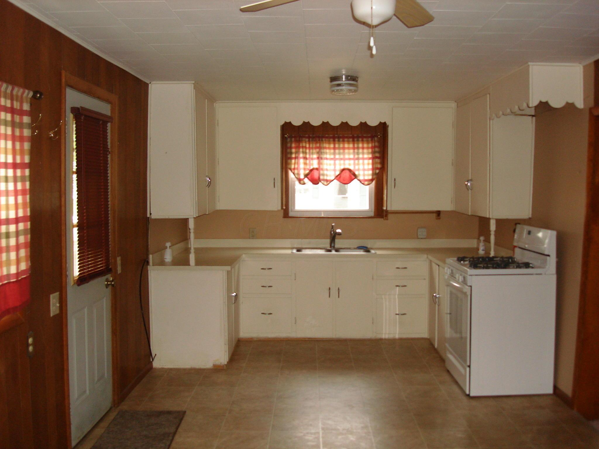 208 State Street Edison, OH 43320 - Photo 3 of 30 Gallery Image 3