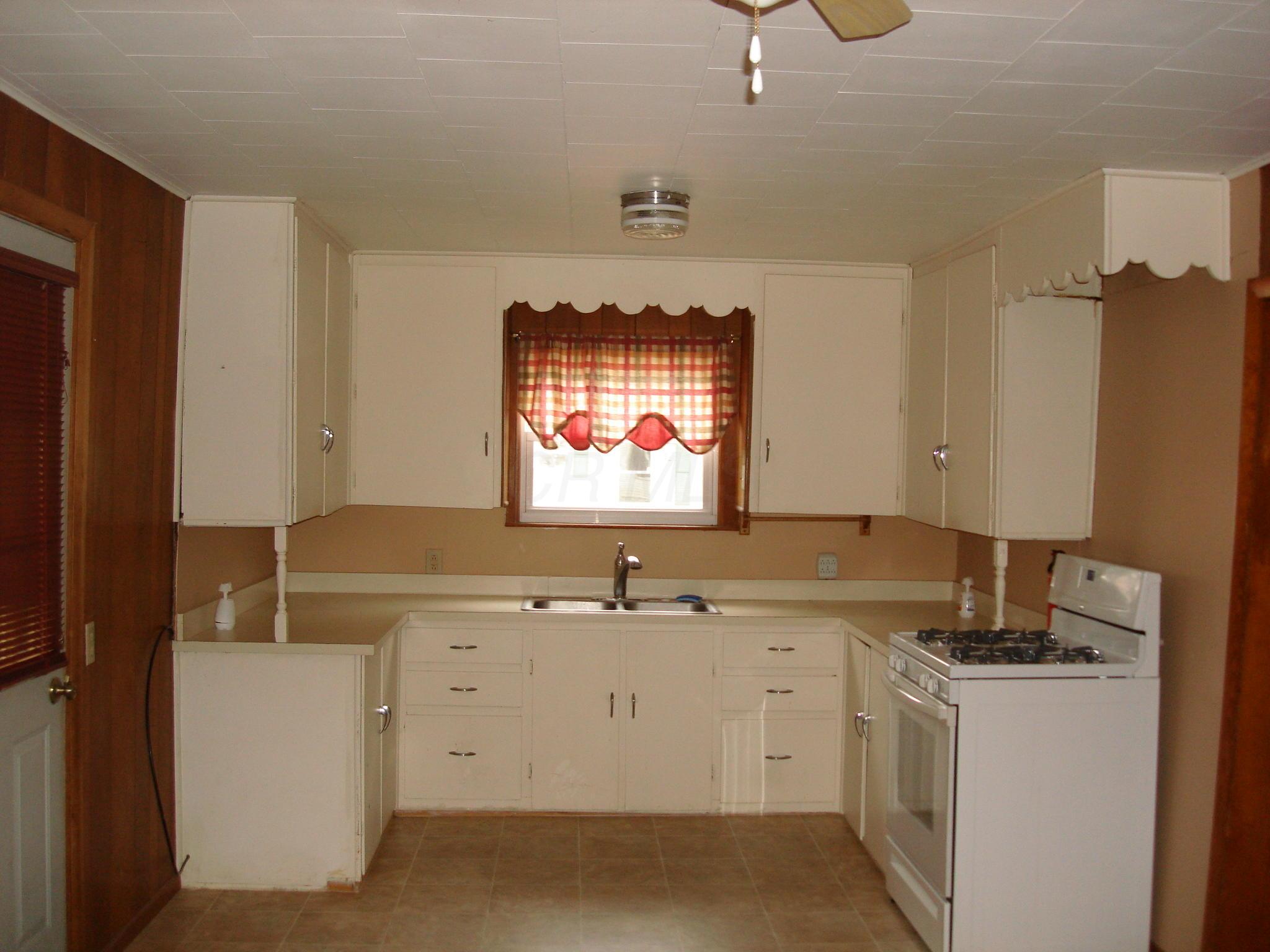 208 State Street Edison, OH 43320 - Photo 4 of 30 Gallery Image 4