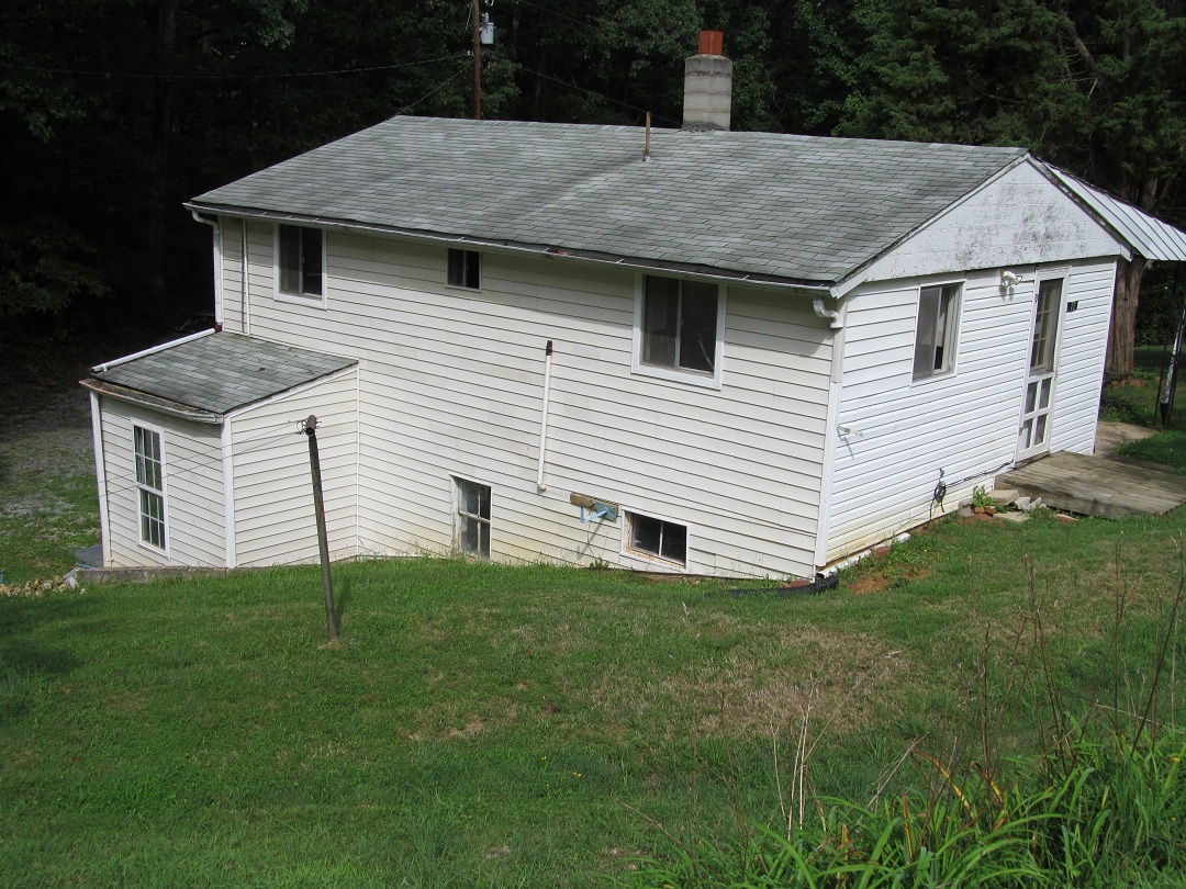 72 Clemons Road Roanoke, VA 24019 - Photo 13 of 15 a view of a house with a backyard